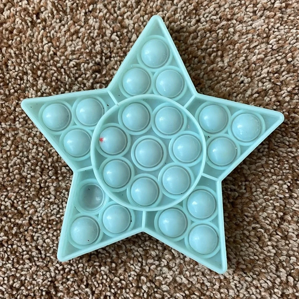 3 Plastic Fidgets